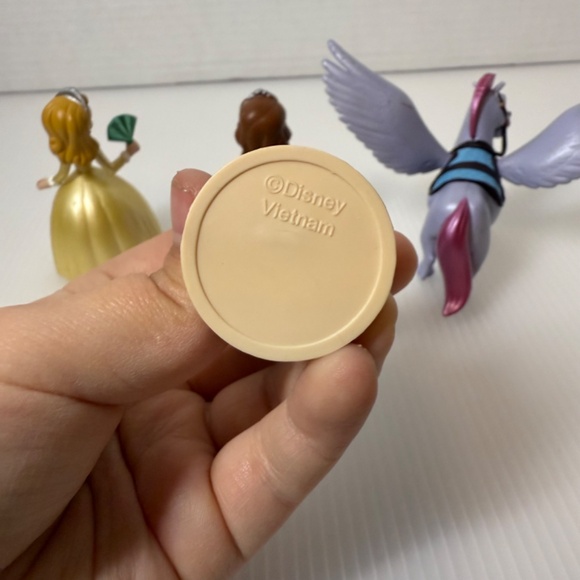 Disney Figures Sofia the First Lot of 4 PVC Figures Cake Toppers Amber/Clover - Picture 8 of 8